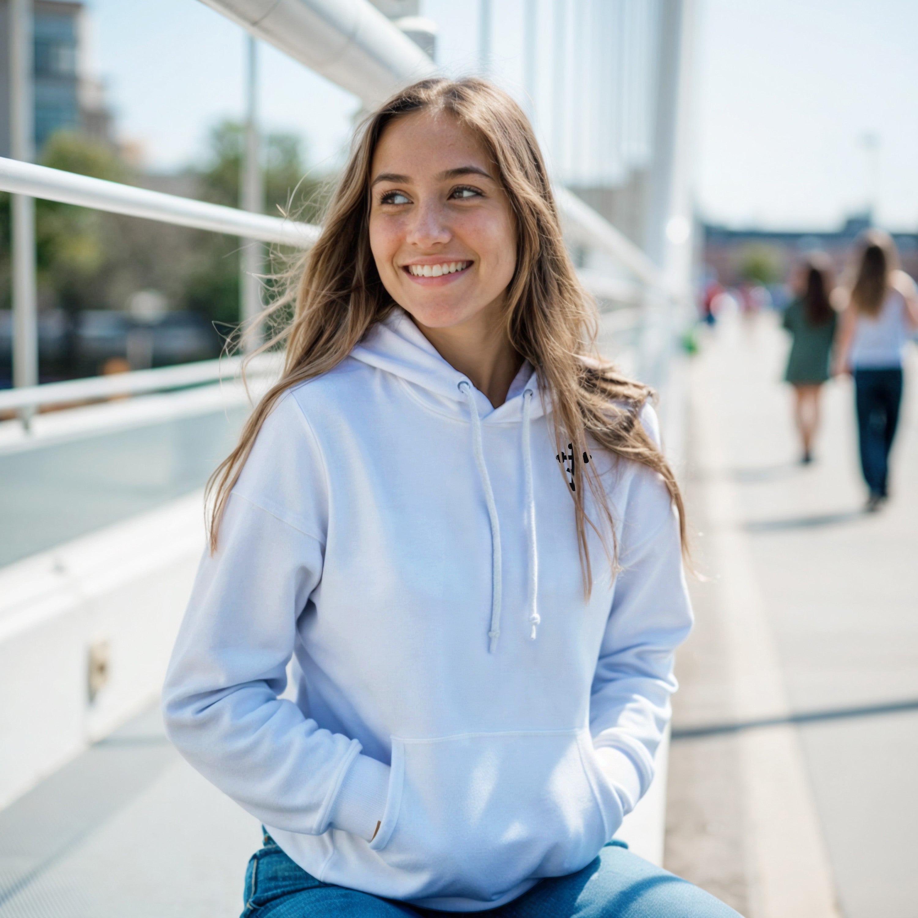 Hoodie mit kunstvoll verziertem orthodoxem Kreuz